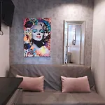 Trocadero - Studio 16